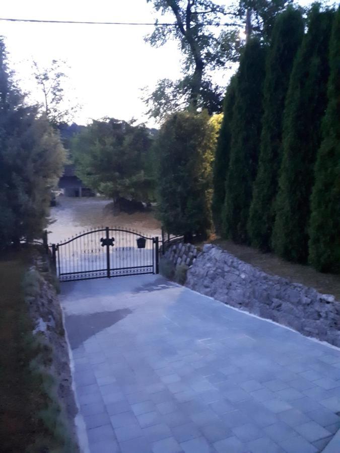 Studio Apartman Firdaus-Bihac, Dobrenica Bb Экстерьер фото